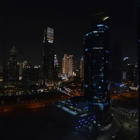 Stunning Studio With Infinity Pool , Canal View , Gym & Free Parking Dubai Exterior foto